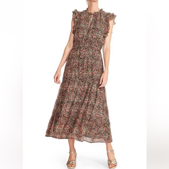 Plus Dress - Picture 3 of 10